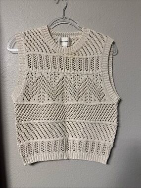 #825 Industry Beige Crochet Top Size Medium